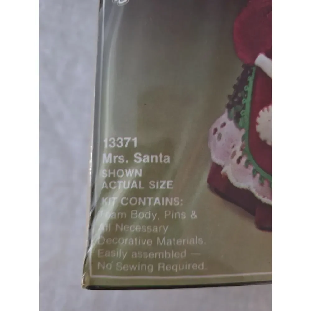 Walco Li'l Missy Beaded Doll Kit Sequin Vintage Mrs Santa #13371